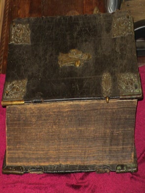 Biblia Mit Der Ausslegung. Das Ist: Die Gantze Heilige Schrift, Altes Und Neues Testaments, D. Martini Lutheri. Mit Einer Kurzen / Jedoch Grundlichen Erklarung Dess Textes, D. Lucae Ofiandri, Senioris......Bible in German (1711)