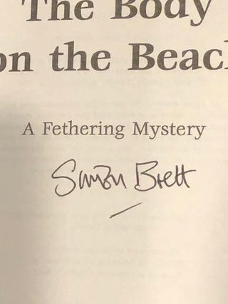 THE BODY ON THE BEACH. A Fethering Mystery